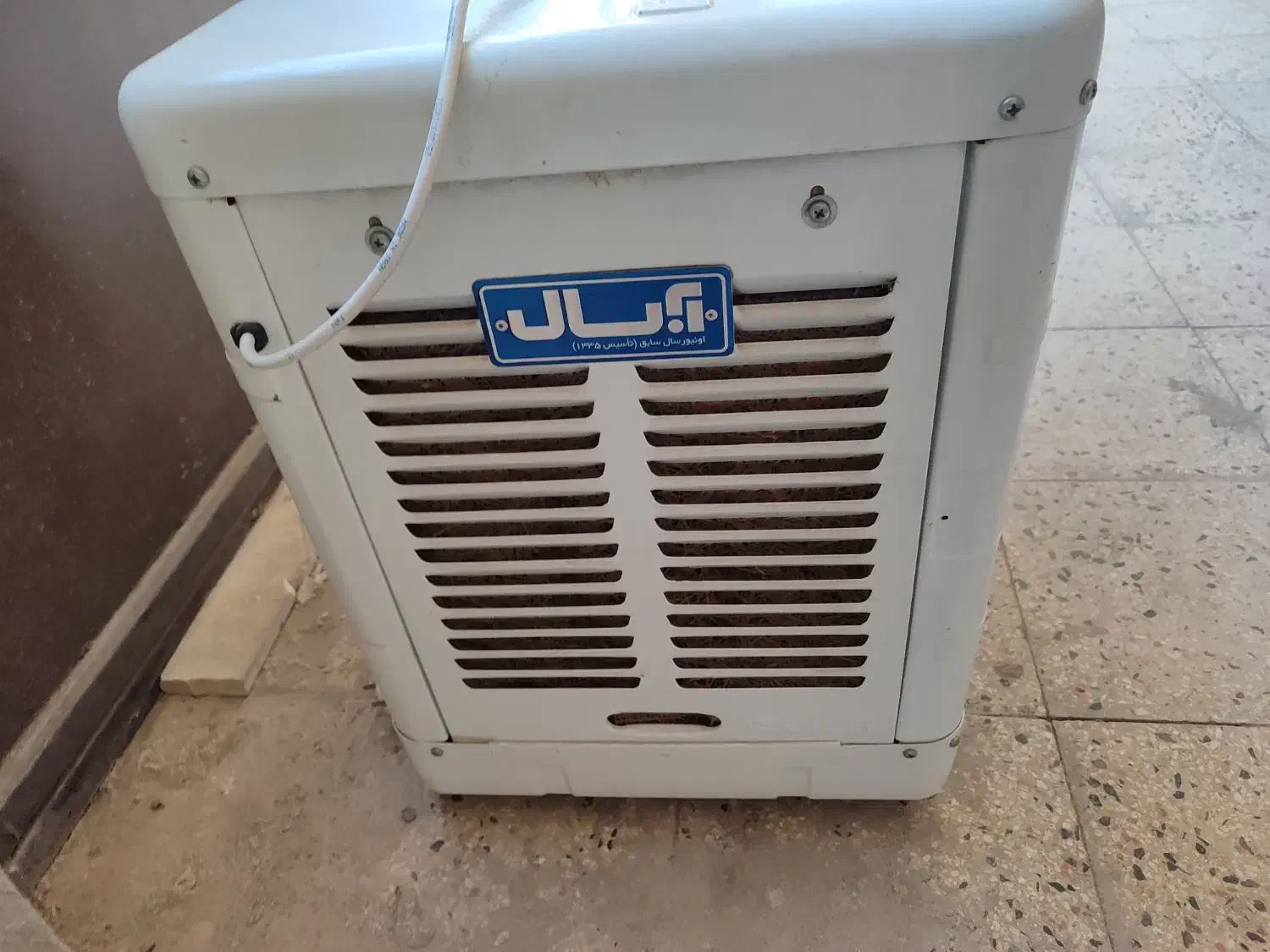 کولر آبی|کولر آبی|میانه, |دیوار