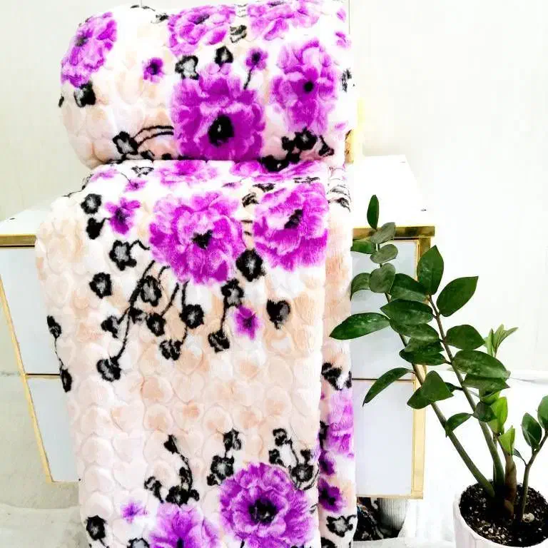 پتو نرم|رختخواب، بالش، پتو|تخت سلیمان, |دیوار