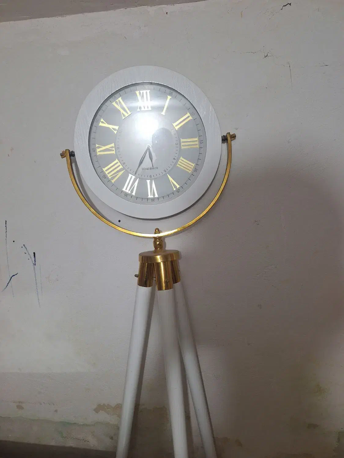 ایستاده ساع|ساعت دیواری و تزئینی|فیروزآباد (فارس), |دیوار