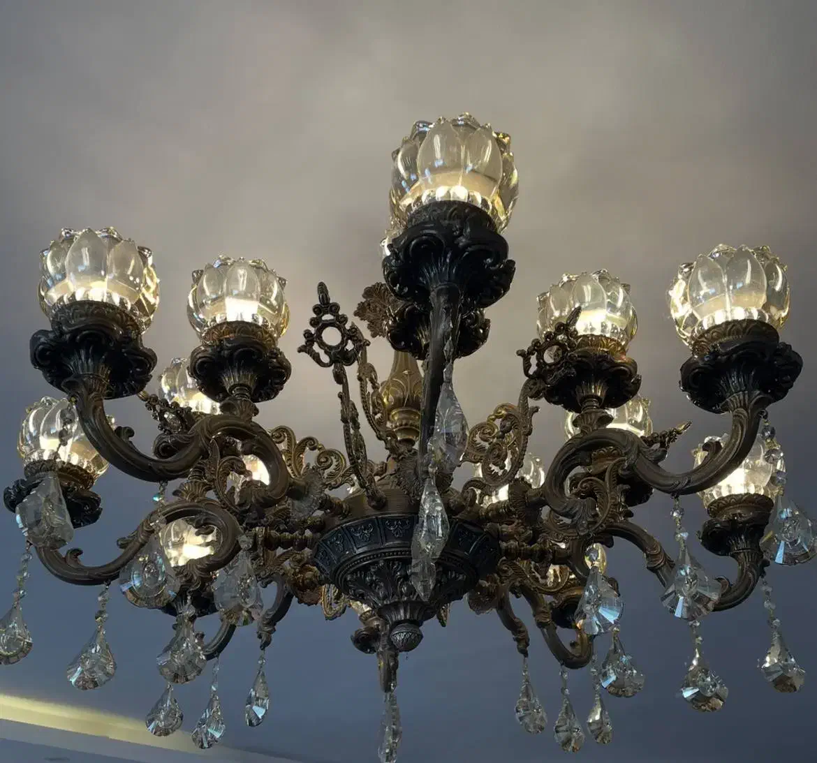 لوستر ۸ شاخه|لوستر و چراغ آویز|اصفهان, چرخاب|دیوار