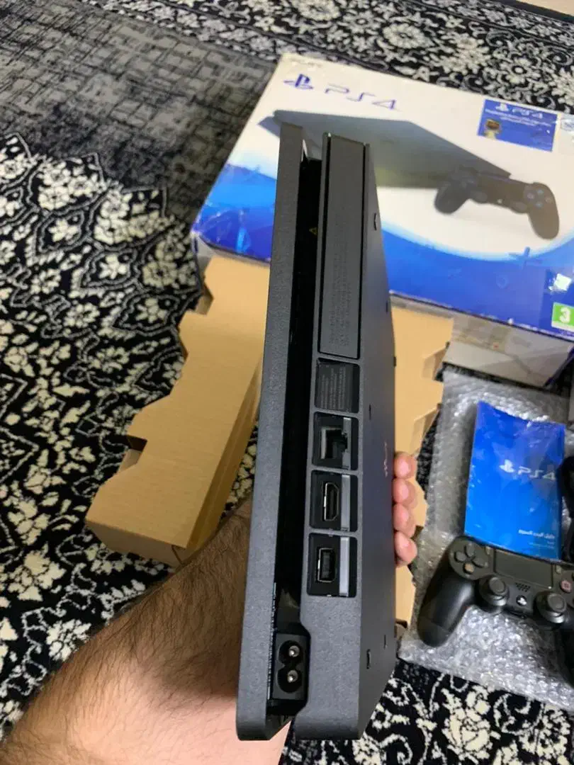 ps4slim (جفت دسته اصلی ) درحد اکبند کم‌کارکرد|کنسول، بازی ویدئویی و آنلاین|پرند, فاز ۴|دیوار