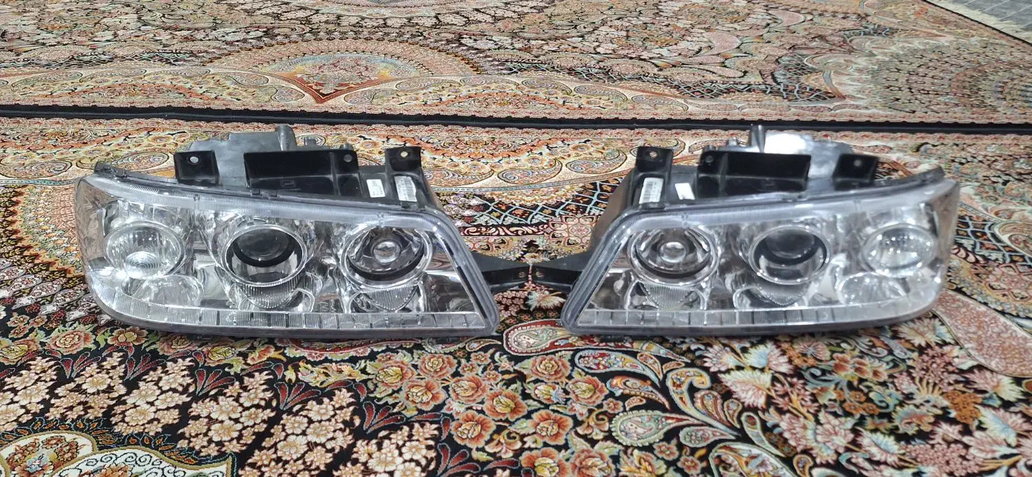 دو عدد چراغ جلو پژو 405 SLX در حد آک|قطعات یدکی و لوازم جانبی|اهواز, کوی باهنر|دیوار