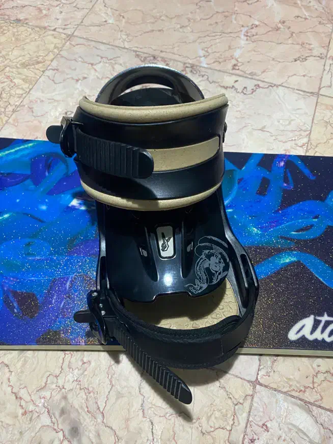 اسنوبورد Atomic فیکس Forum|ورزش‌های زمستانی|تهران, آجودانیه|دیوار