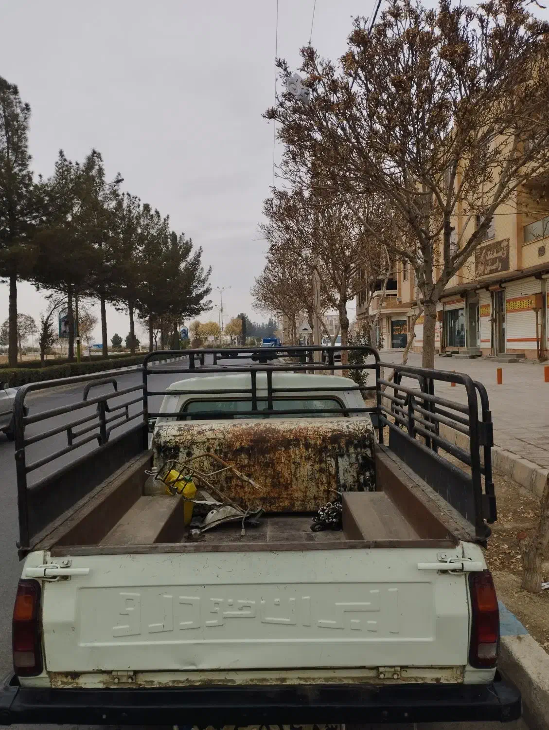 وانت پیکان|خودرو سواری و وانت|برخوار, |دیوار