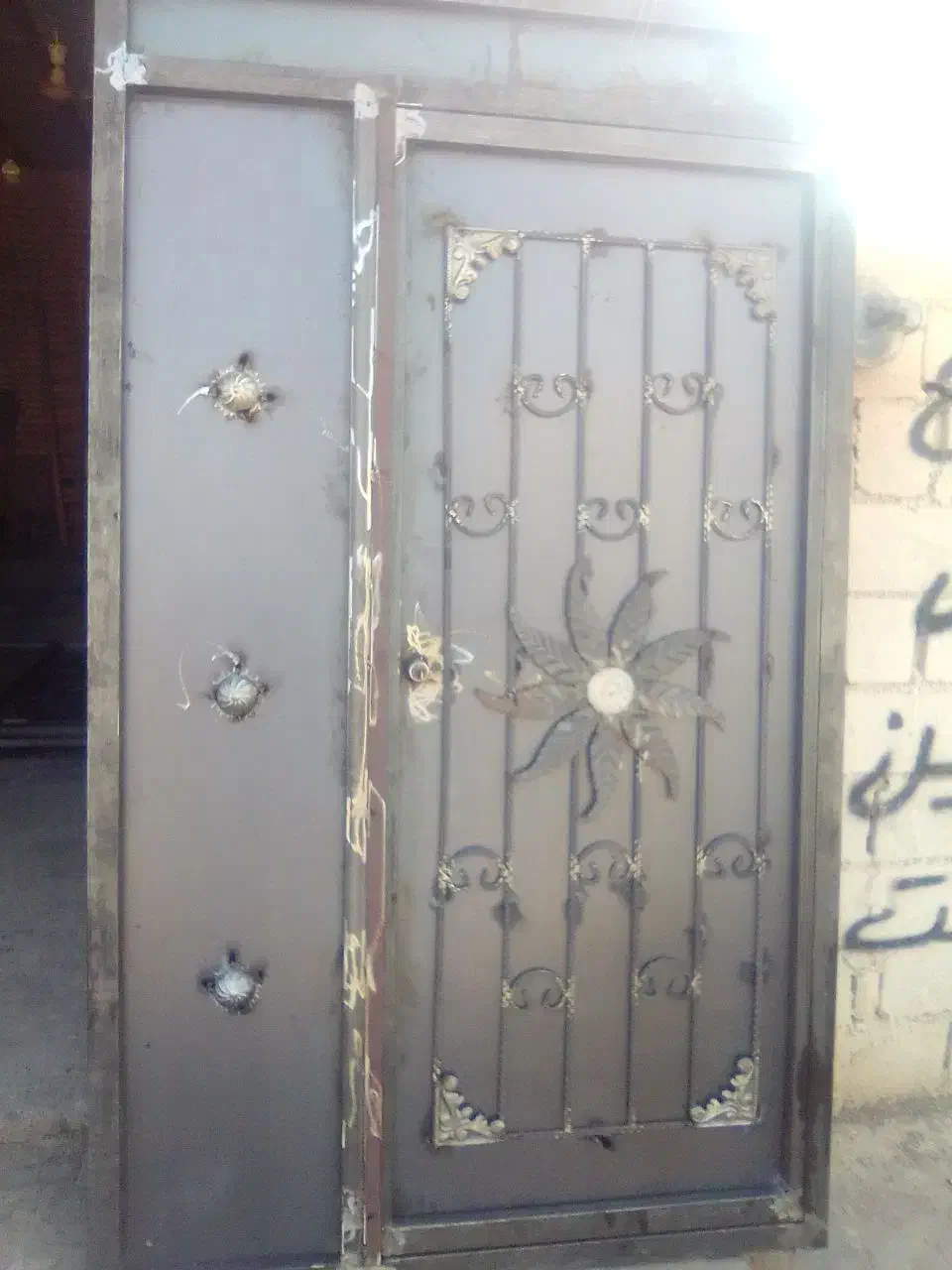 جوشکاری و درب و پنجره سازی فرهمند|خدمات پیشه و مهارت|مشهد, کلاکوب|دیوار