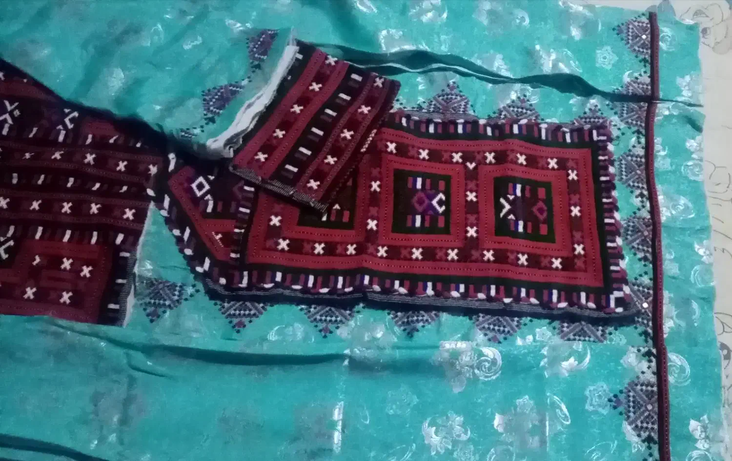 لباس بلوچی مجلسی|لباس|دامن, |دیوار