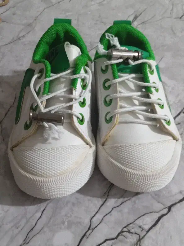 کتونی بچه کانه سایز 21|کفش و لباس بچه|شهریار, اسد‌آباد|دیوار