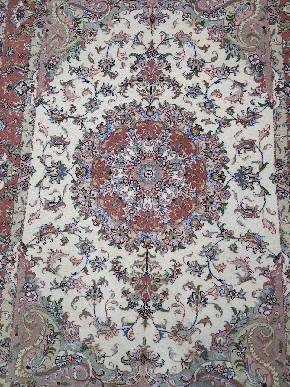 انواع قالیچه دستباف(طرح علیا زیرخاکی گلفرنگ منظره)|فرش|مشهد, آیت الله خامنهای|دیوار