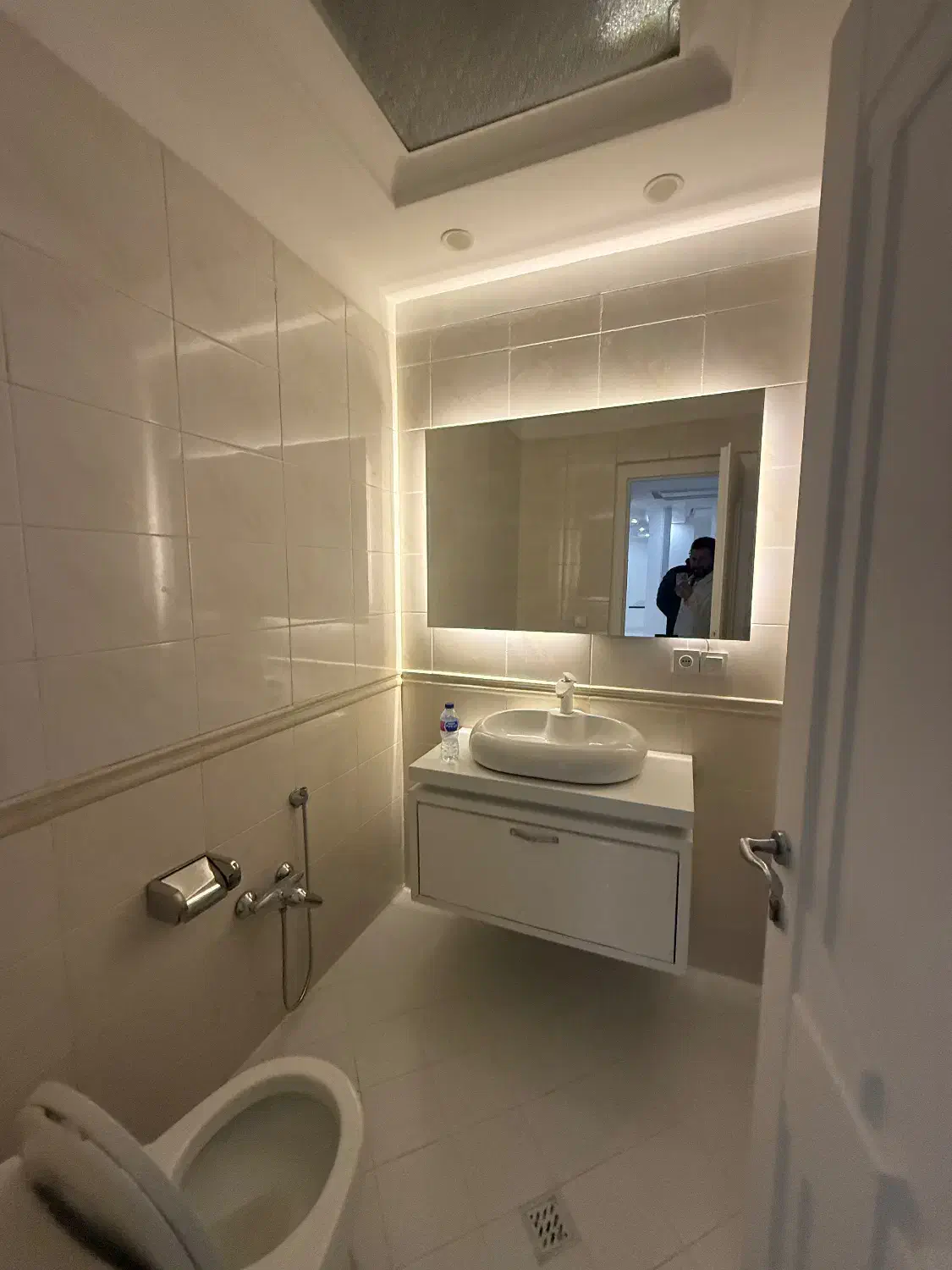 نیاوران،مرجان،۱۰۰ متر ۲ خواب