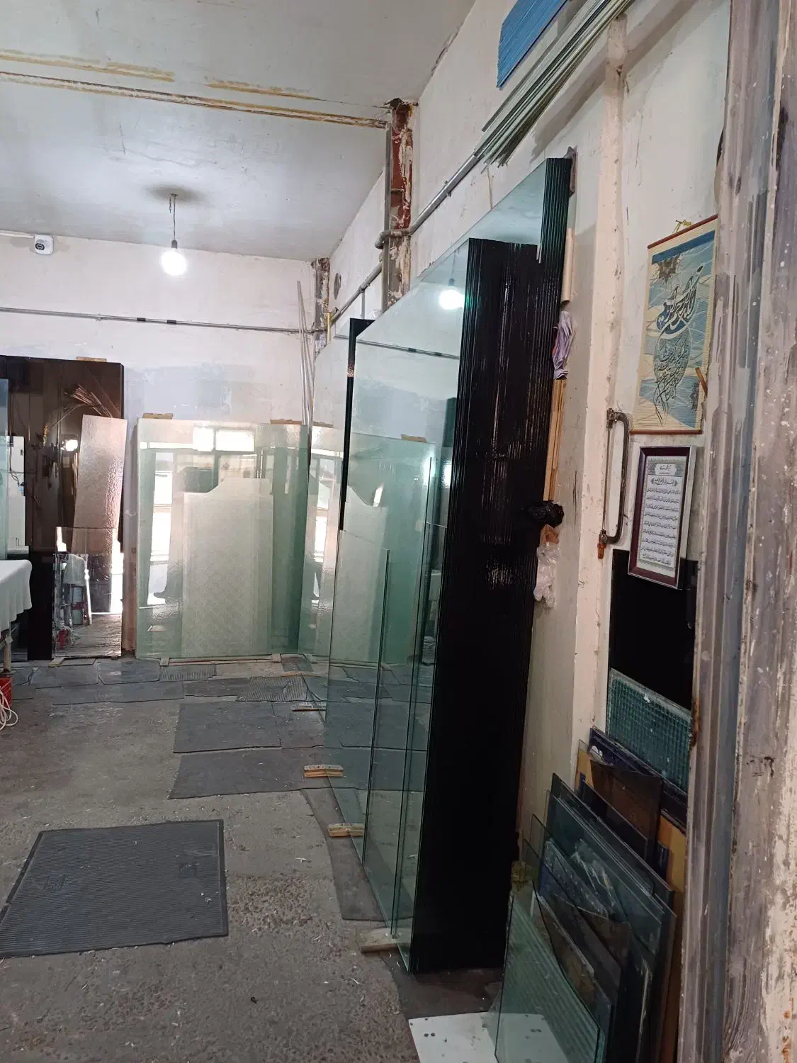 شیشه بری سیار نصب درمحل رایگان|خدمات پیشه و مهارت|تبریز, |دیوار