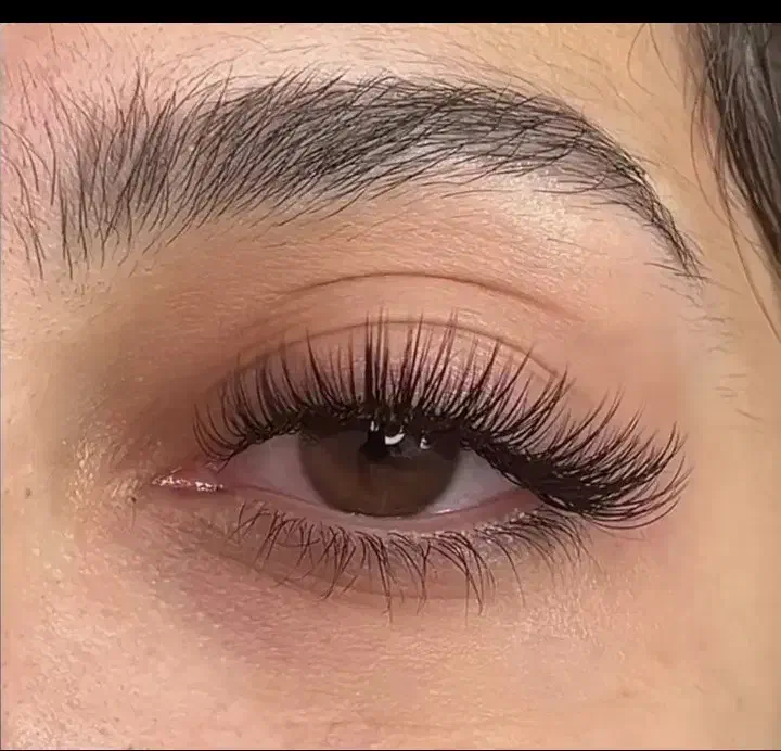 اکستنشن مژه.لیفت و لمینیت مژه و ابرو|خدمات آرایشگری و زیبایی|کرمانشاه, |دیوار