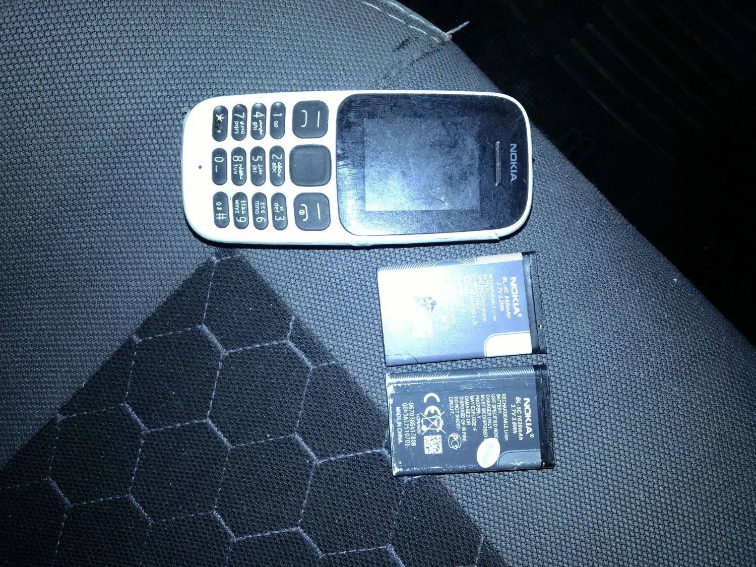 دوعدد باطری نوکیایی ویک عدد گوشی ساده دوسیم اصل|موبایل|دشتابی, |دیوار