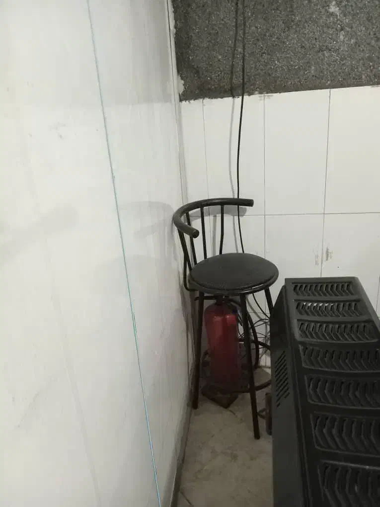 فروش دوتا صندلی و باکس|آرایشگاه و سالنهای زیبایی|قائمشهر, |دیوار