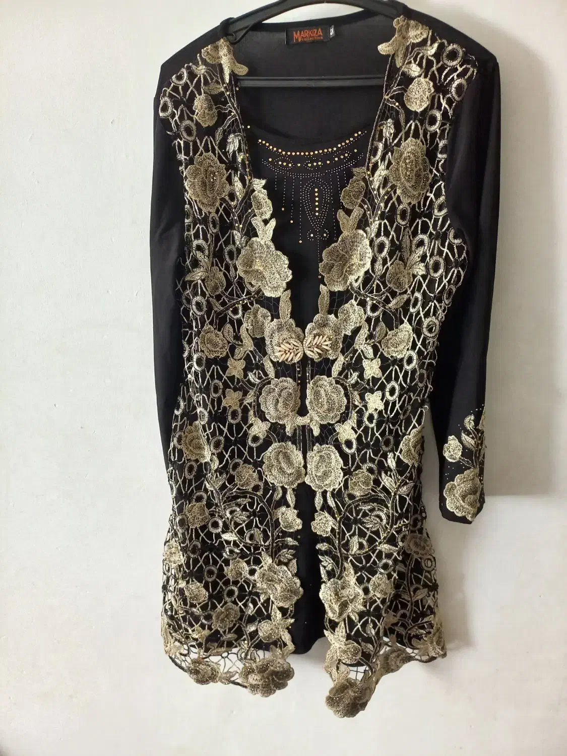 تعداد زیادی لباس و پالتو|لباس|ملایر, |دیوار