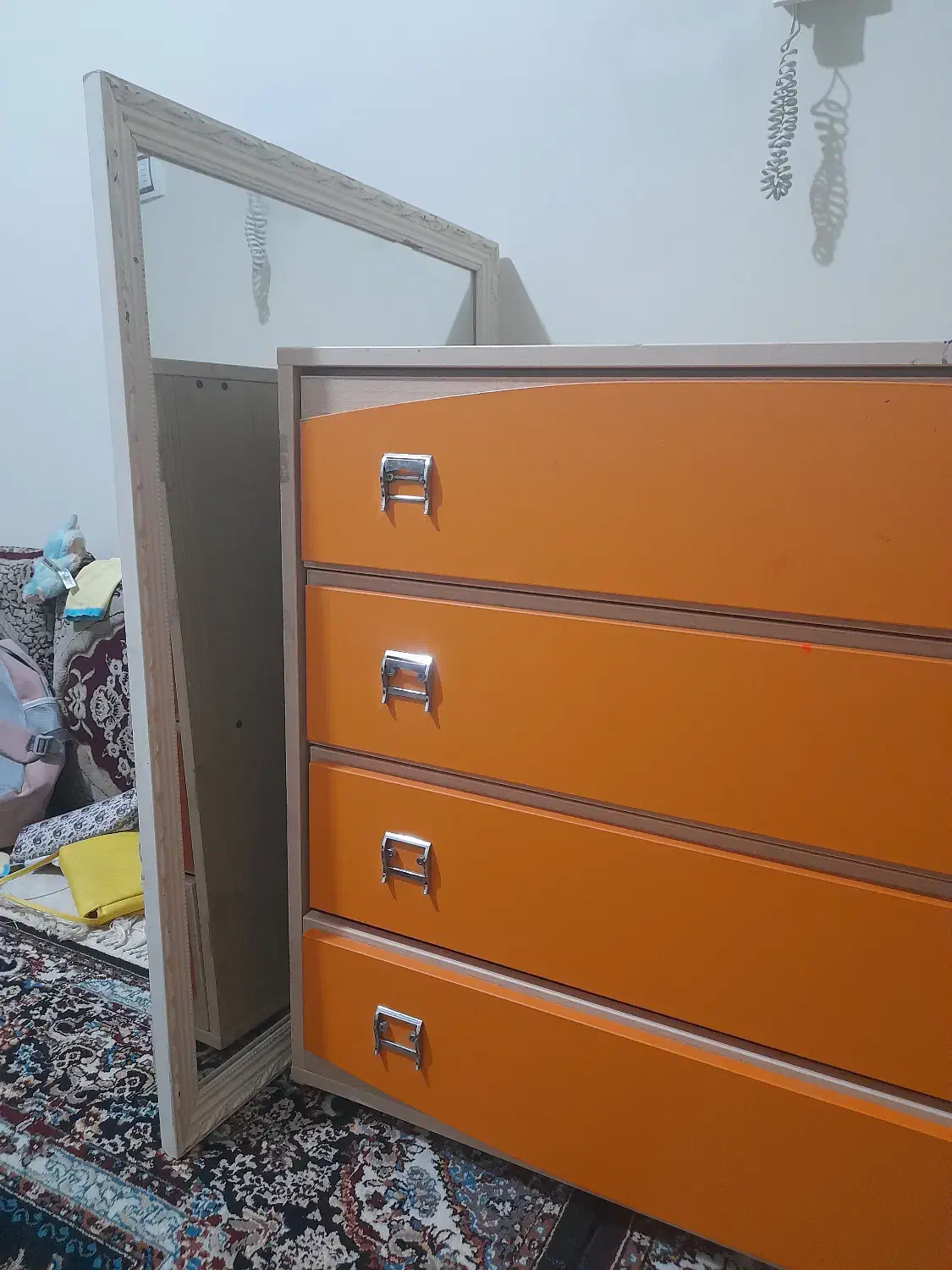 ست دراورو کمد و آینه .|جاکفشی، کمد، دراور|تهران, آهنگران (سراسیاب دولاب)|دیوار