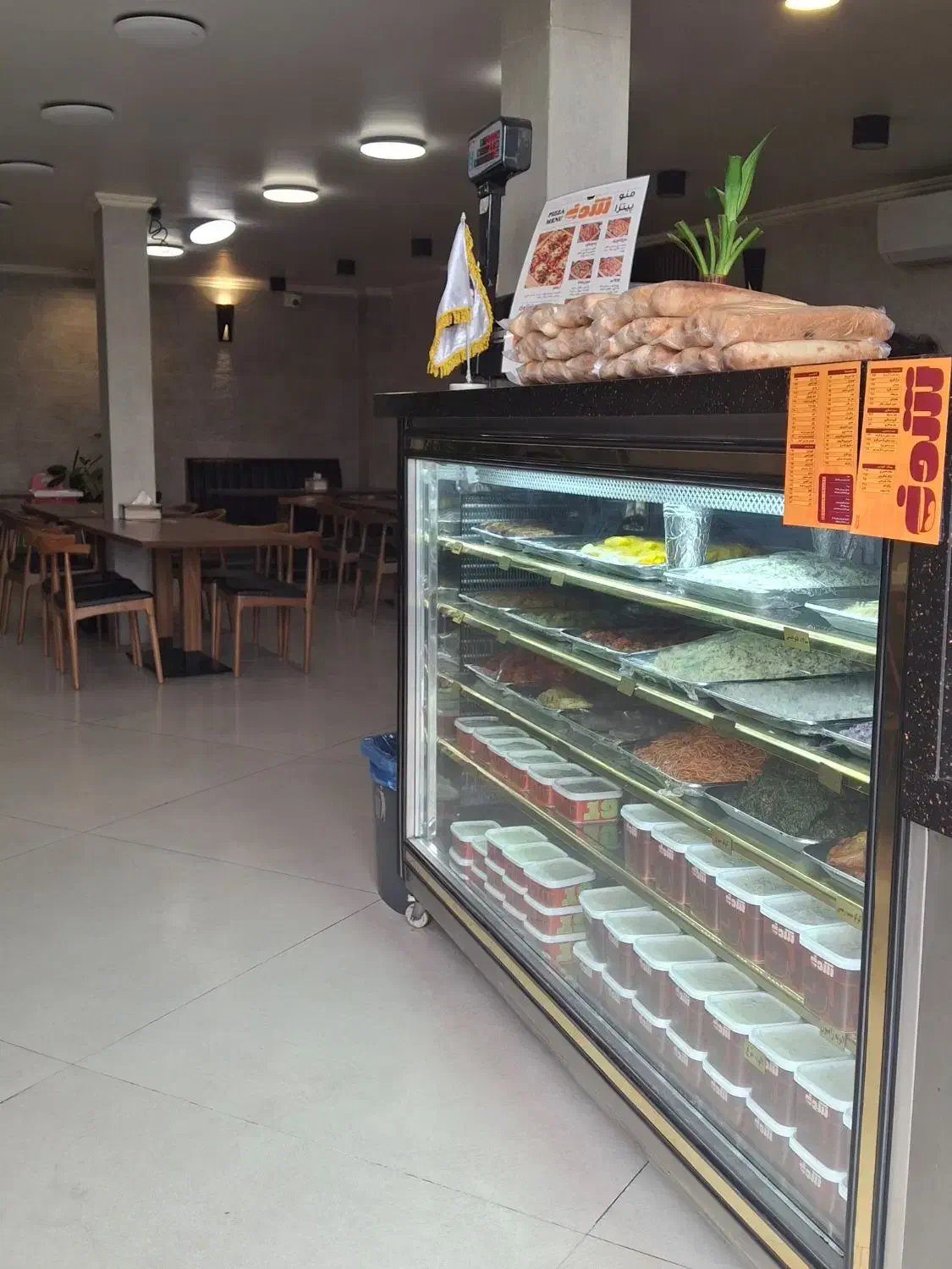 نیازمند نیرو ماهر و ساده|استخدام خدمات فروشگاه و رستوران|تهران, صادقیه|دیوار