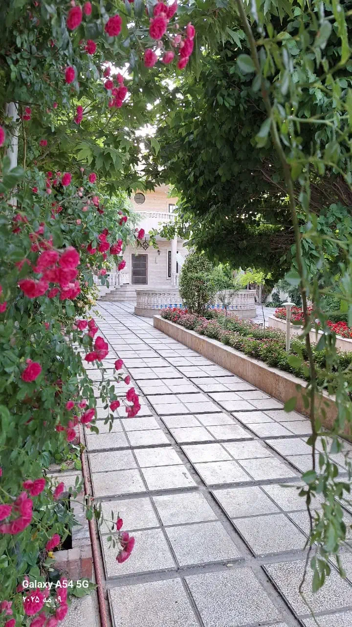 اجاره باغ ویلا و سوییت|اجارهٔ کوتاه‌مدت ویلا و باغ|مشهد, حرم مطهر رضوی|دیوار