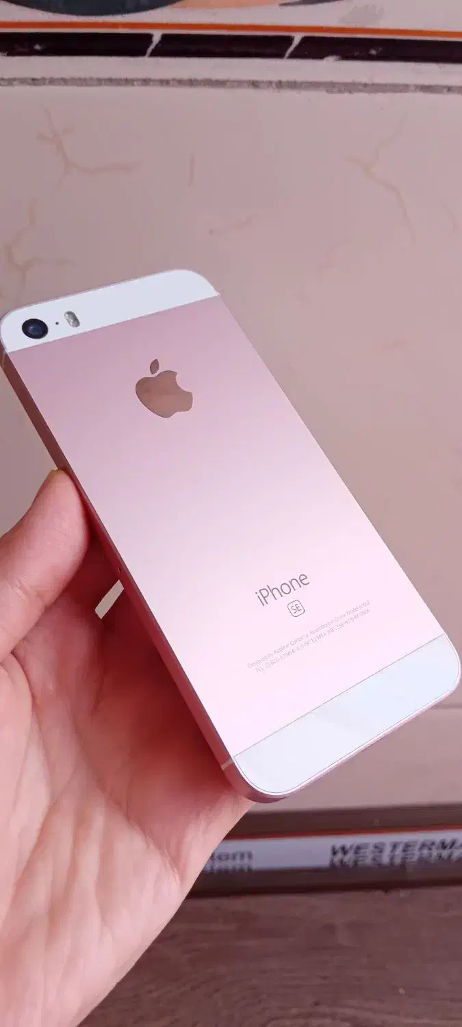 گوشی آیفون SE مدل 2016 رزگلد|موبایل|مشهد, شهید هاشمی نژاد|دیوار