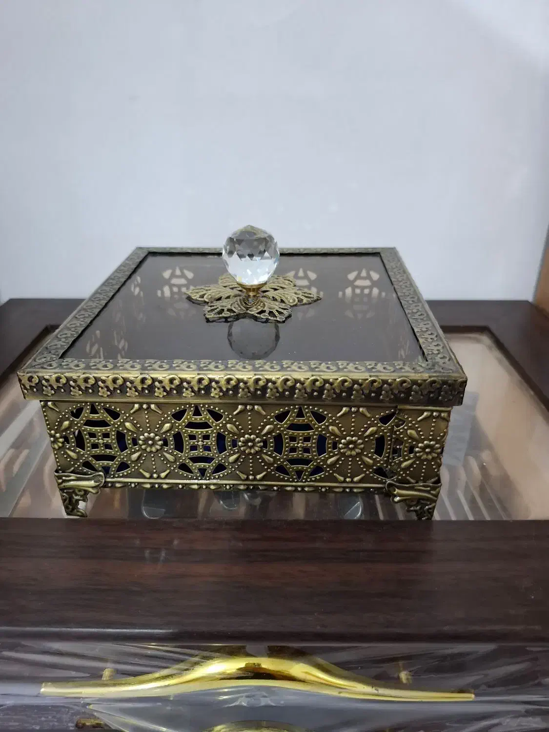 شکلات خوری|ظروف سرو و پذیرایی|ری, علایین|دیوار