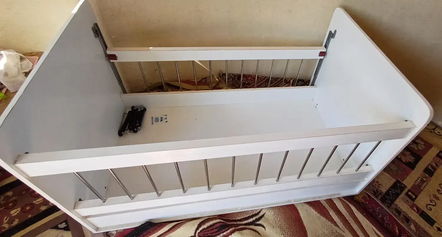 تخت کنار مادر یاتخت کودک گهواره|تخت و صندلی بچه|اصفهان, فیض|دیوار