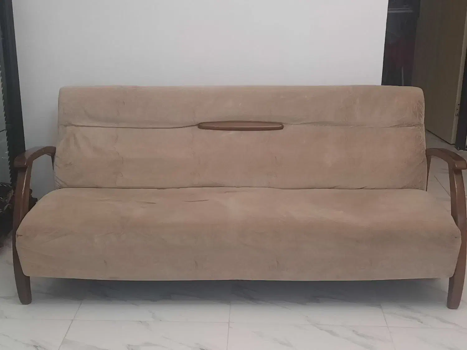 مبل ۶ نفره|مبلمان خانگی و میز عسلی|رشت, معلم|دیوار