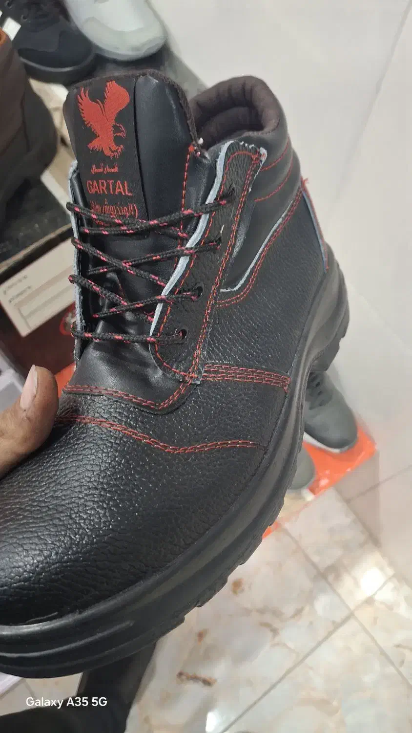 کفش کار محکم استاندارد|کیف، کفش، کمربند|حبیب آباد, |دیوار