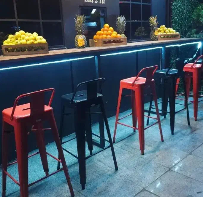 استخدام کارگر ساده آبمیوه بستنی ماهر جای خواب|استخدام خدمات فروشگاه و رستوران|تهران, فردوس|دیوار