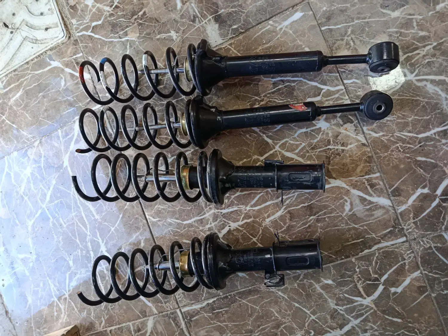 کمک فنر و فنر پوسته کوتاه پراید و انبار اگزوز|قطعات یدکی و لوازم جانبی|کرمانشاه, |دیوار