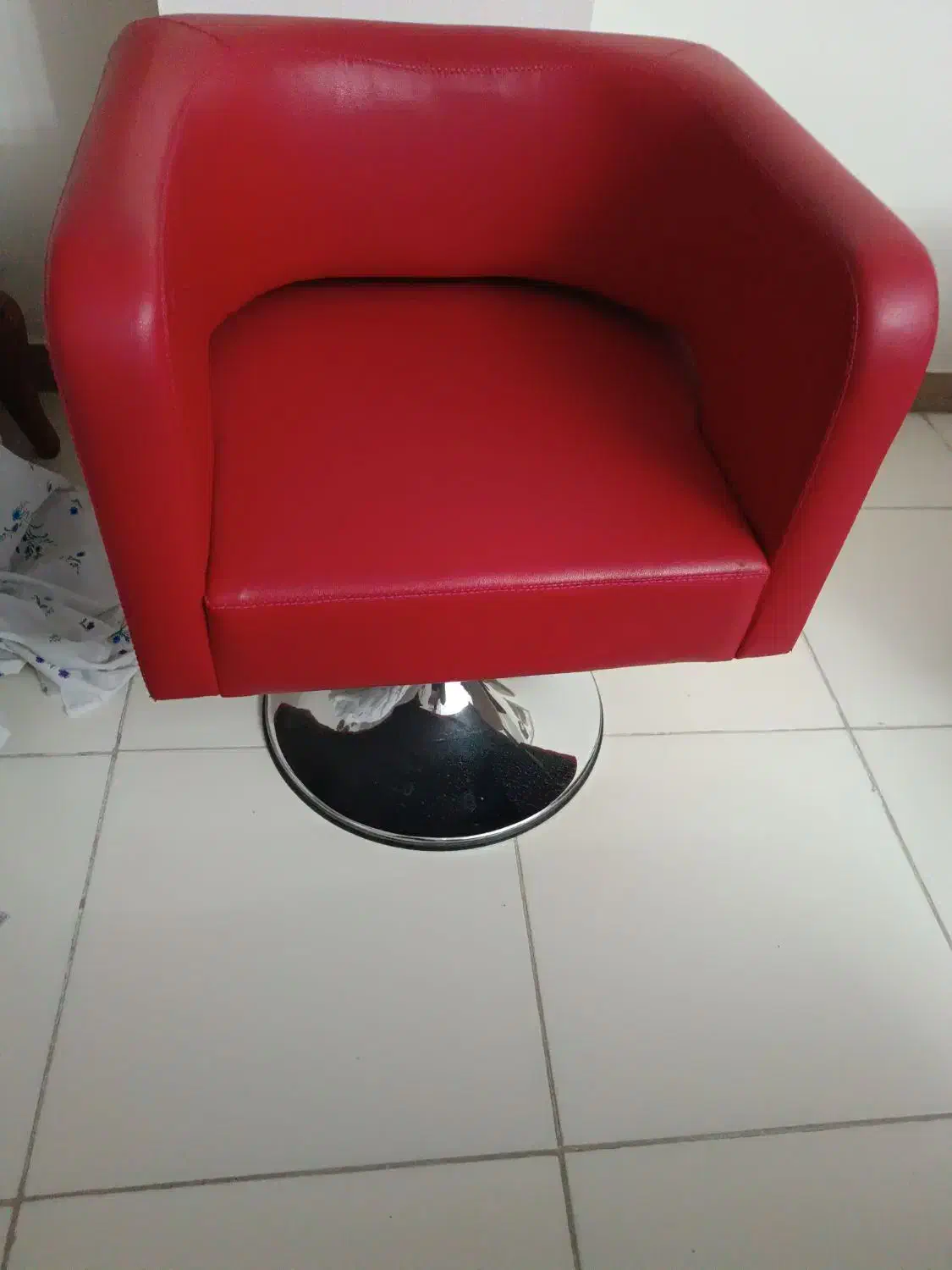 صندلی چرم گردان جک دار  رنگ  قرمز|مبلمان اداری|فردیس, خیام غربی|دیوار