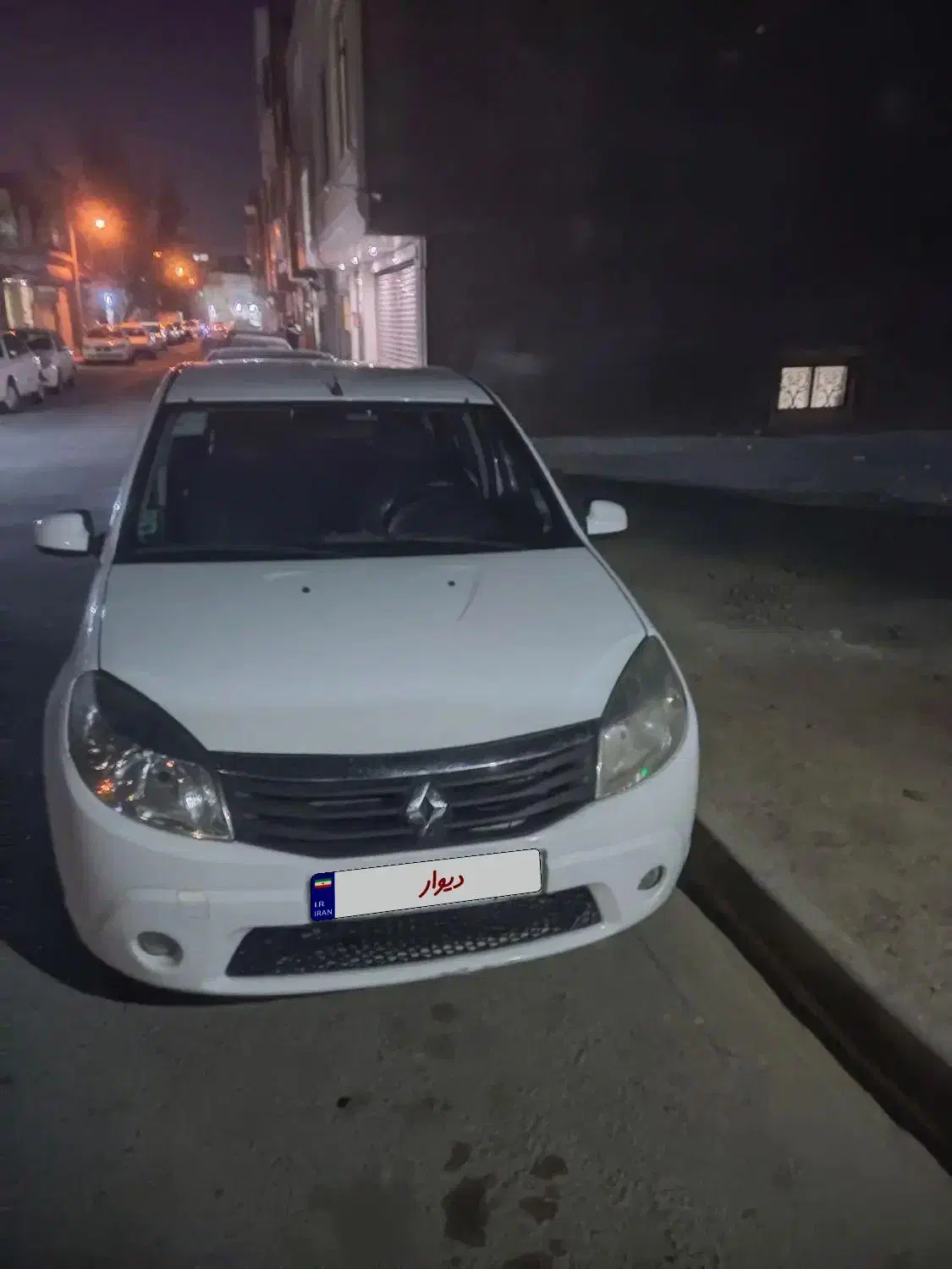 ساندرو|خودرو سواری و وانت|قم, باغ کرباسی|دیوار