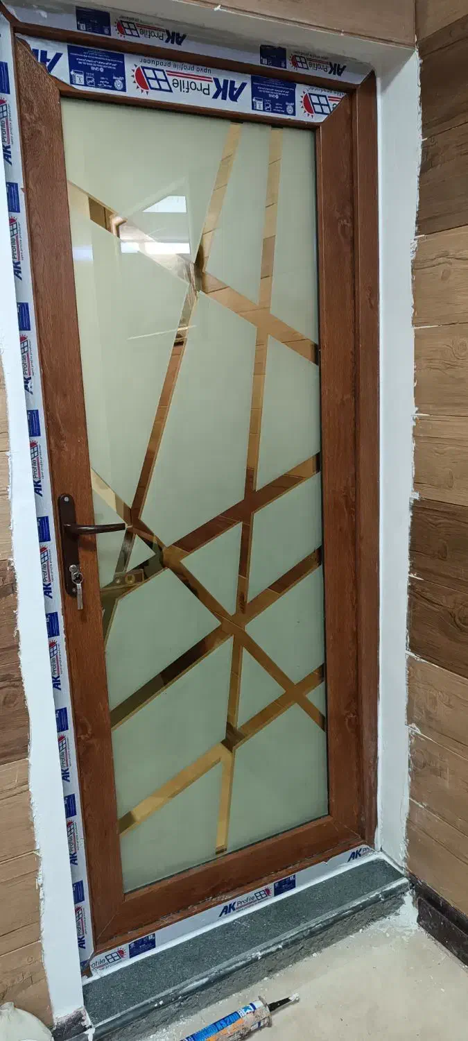 تولید کننده انواع درب و پنجره upvc و دوجداره|خدمات پیشه و مهارت|تبریز, |دیوار