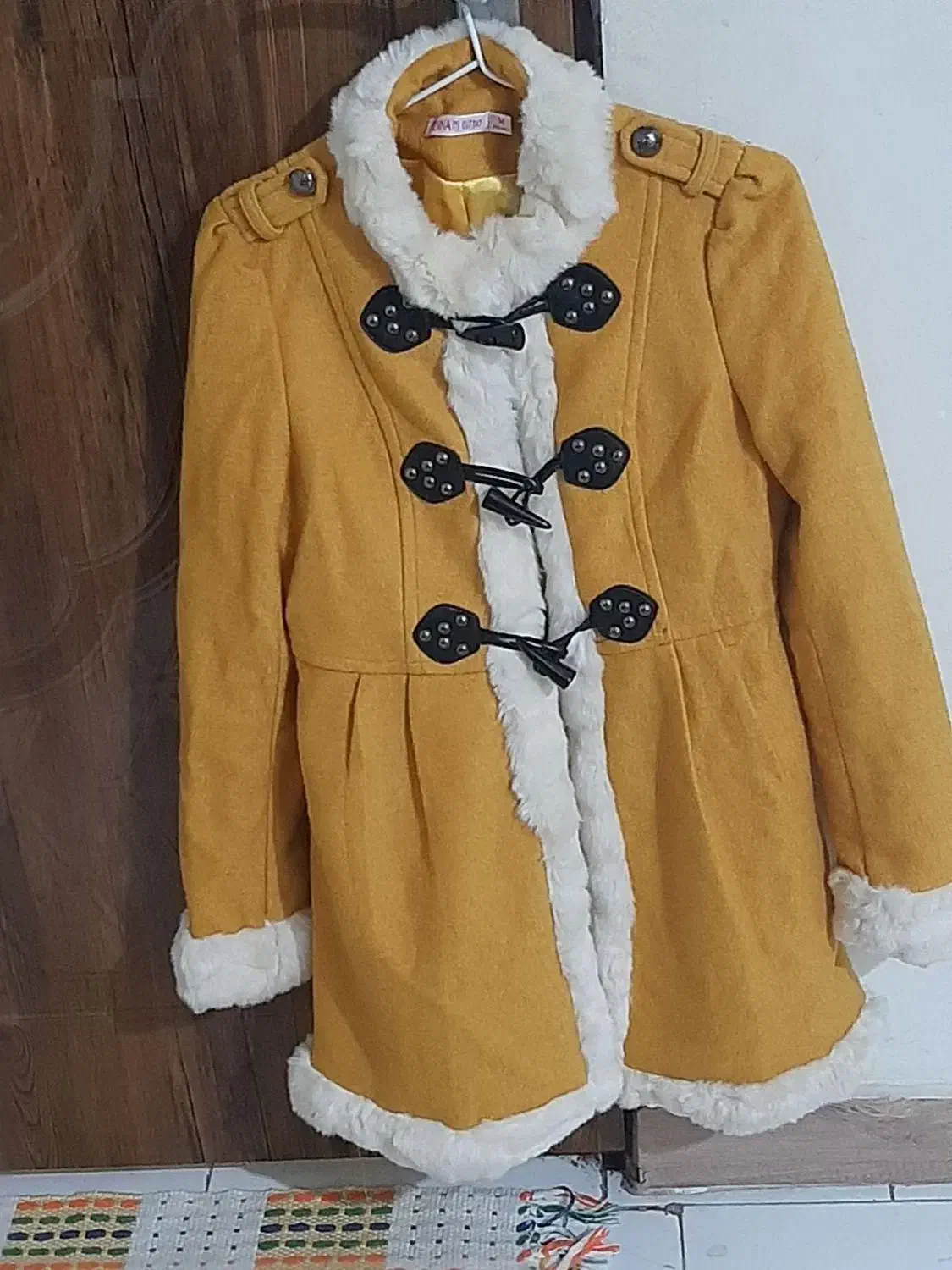 پالتو|لباس|رشت, استقامت ۲|دیوار