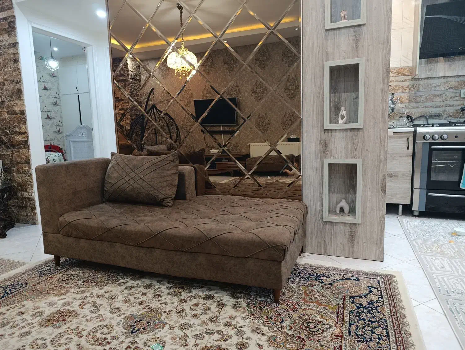 مبلمان نیم ست نو|مبلمان خانگی و میز عسلی|مشکین‌دشت, |دیوار