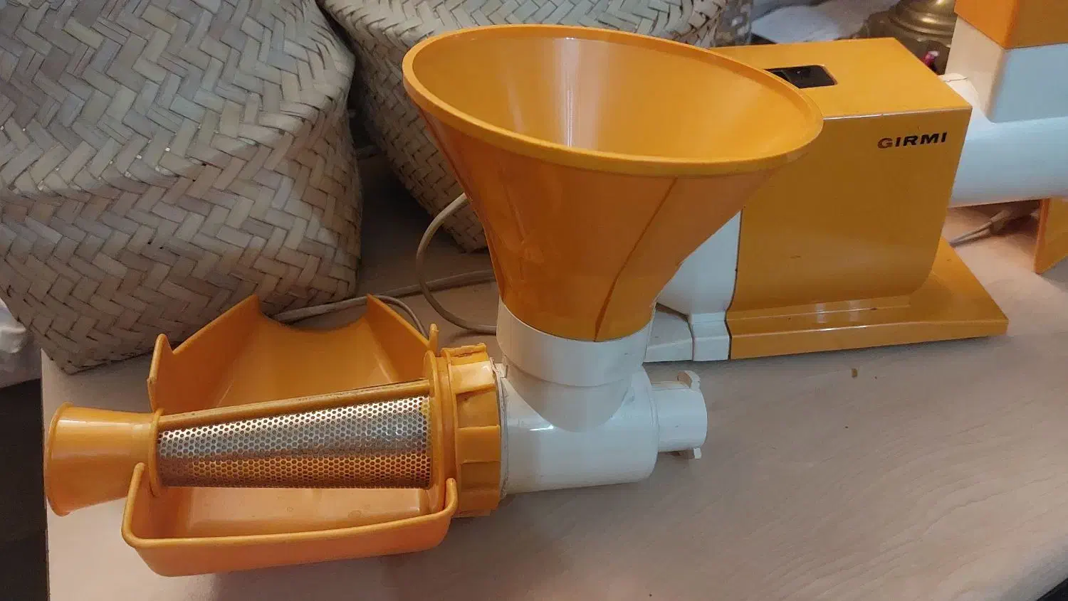 وسیله قدیمی چند کاره|آبمیوه‌گیر و آب‌مرکبات‌گیر|مشهد, دانشجو|دیوار