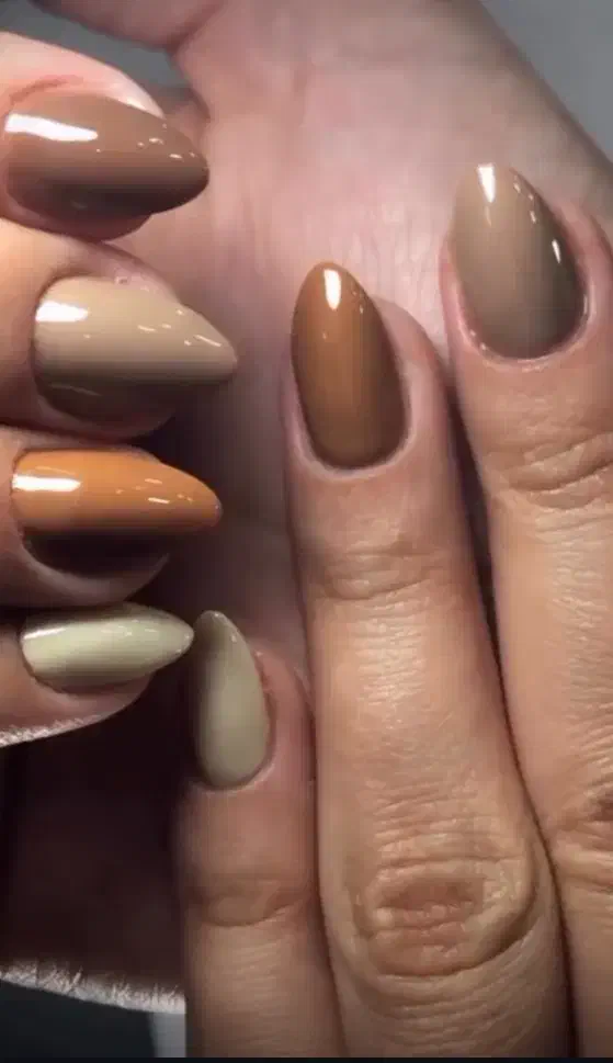 کاشت ناخن|خدمات آرایشگری و زیبایی|مشهد, شهید آوینی|دیوار