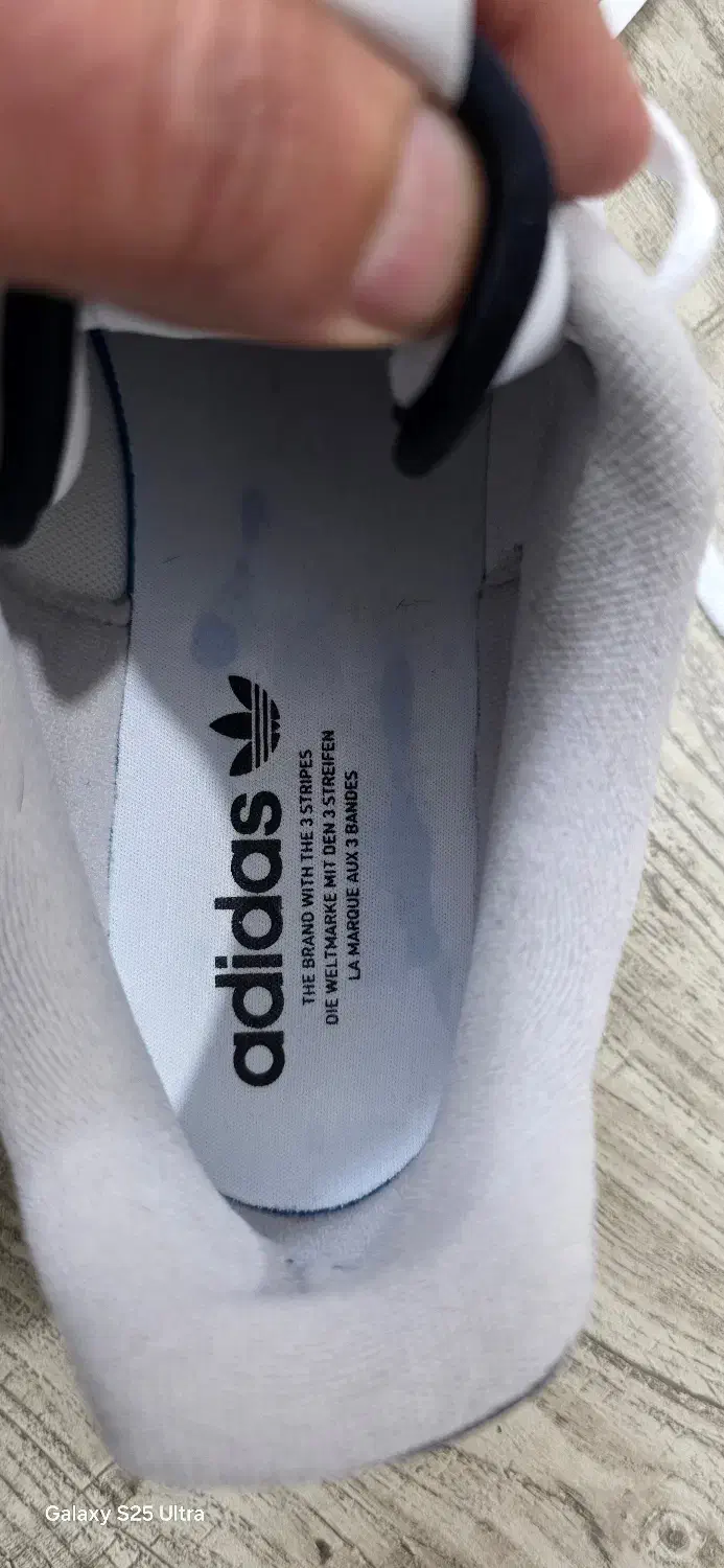 کفش آدیداس اصل|کیف، کفش، کمربند|شیراز, مهدیآباد|دیوار