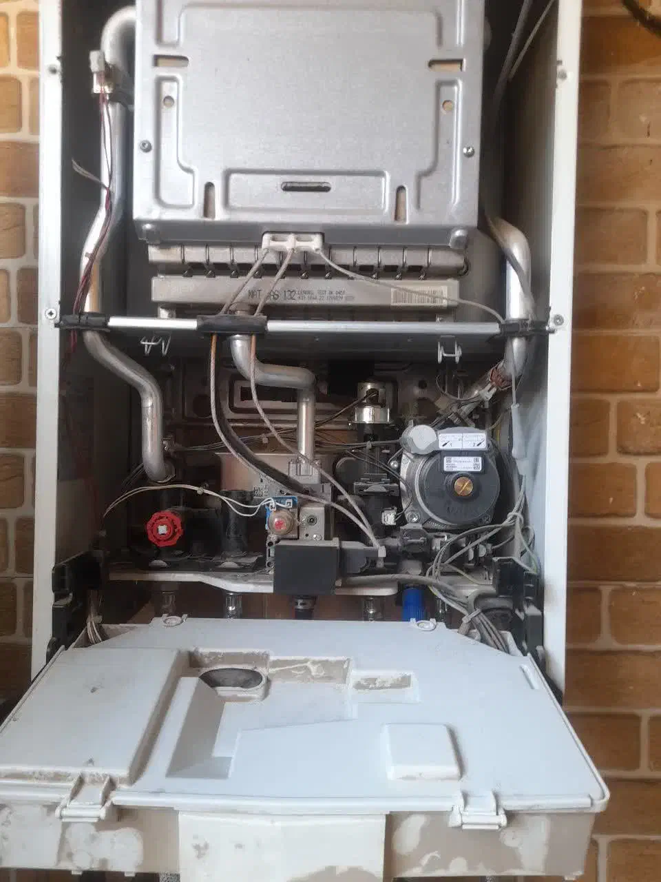 تعمیرات تخصصی انواع پکیج شوفاژ بخاری شومینه کل قم|خدمات پیشه و مهارت|قم, انسجام|دیوار