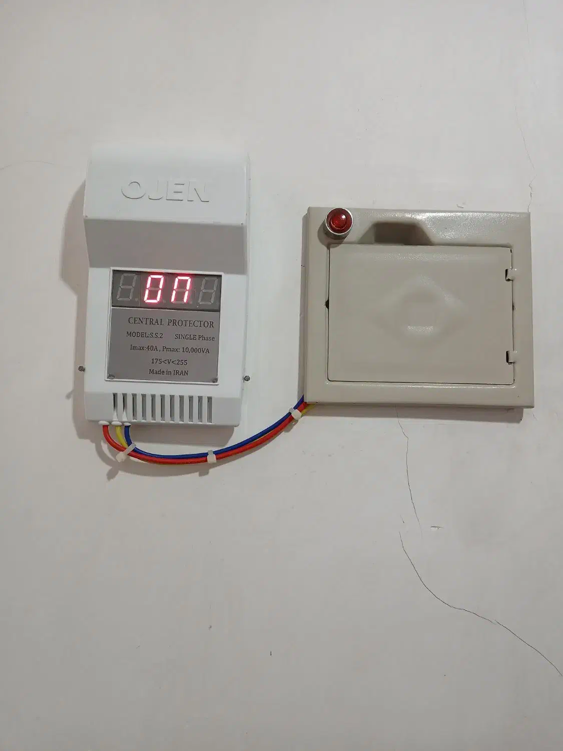 برق کار برق کش نصب انواع دوبین و دزدگیر تابلو برق|خدمات پیشه و مهارت|کنگاور, |دیوار