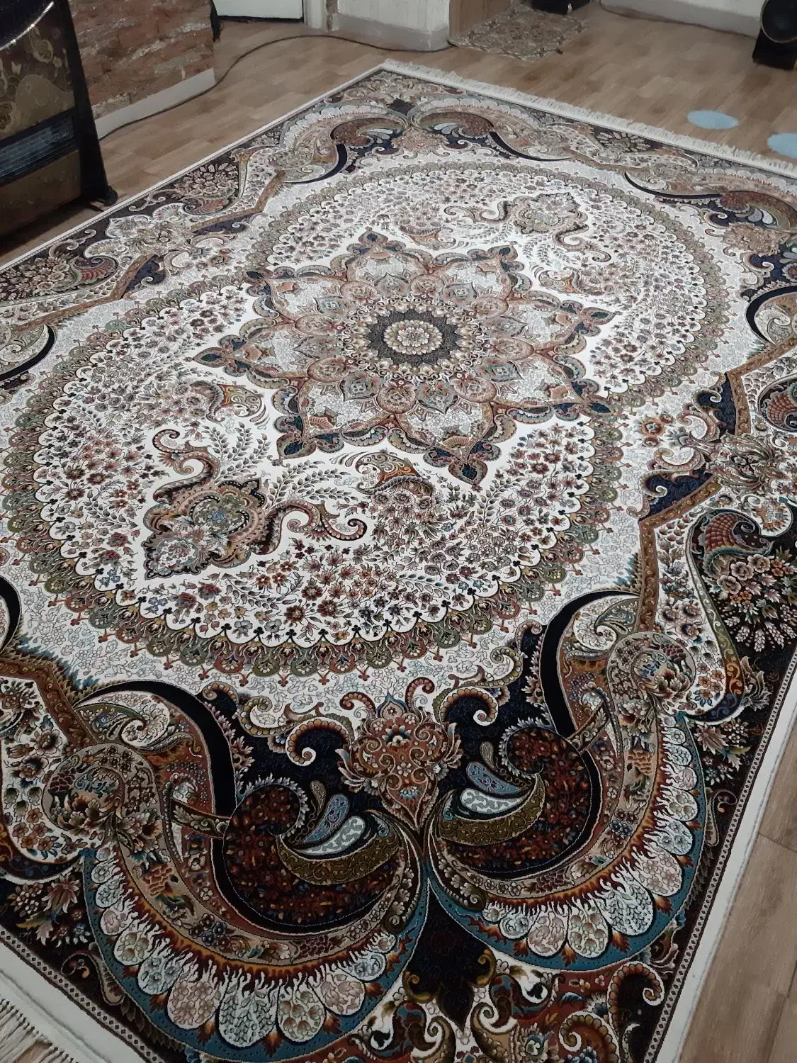 فرش 9 متری 700 شانه|فرش|کرج, پیشاهنگی|دیوار