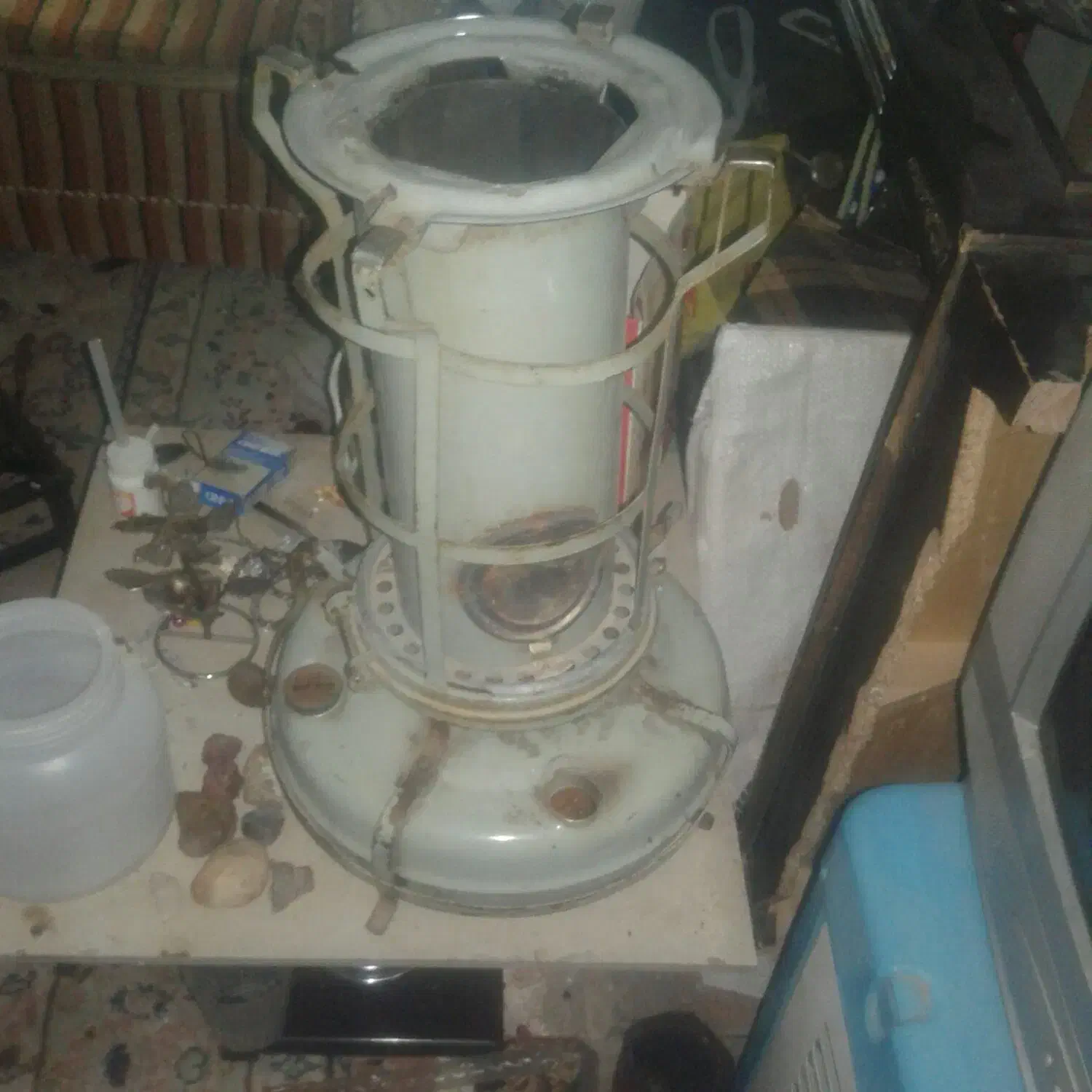 چراغ زنبوری قدیمی|کلکسیون اشیاء عتیقه|قیدار, |دیوار