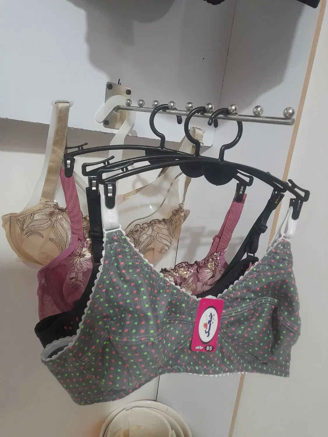 لباس زیر زنانه|لباس|شیروان (خراسان), |دیوار