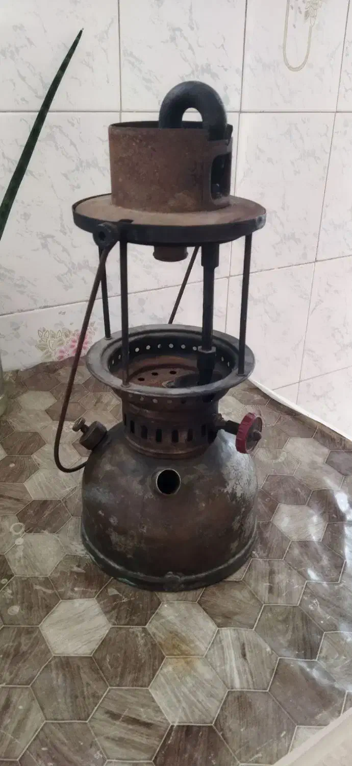 چراغ|کلکسیون اشیاء عتیقه|تبریز, |دیوار