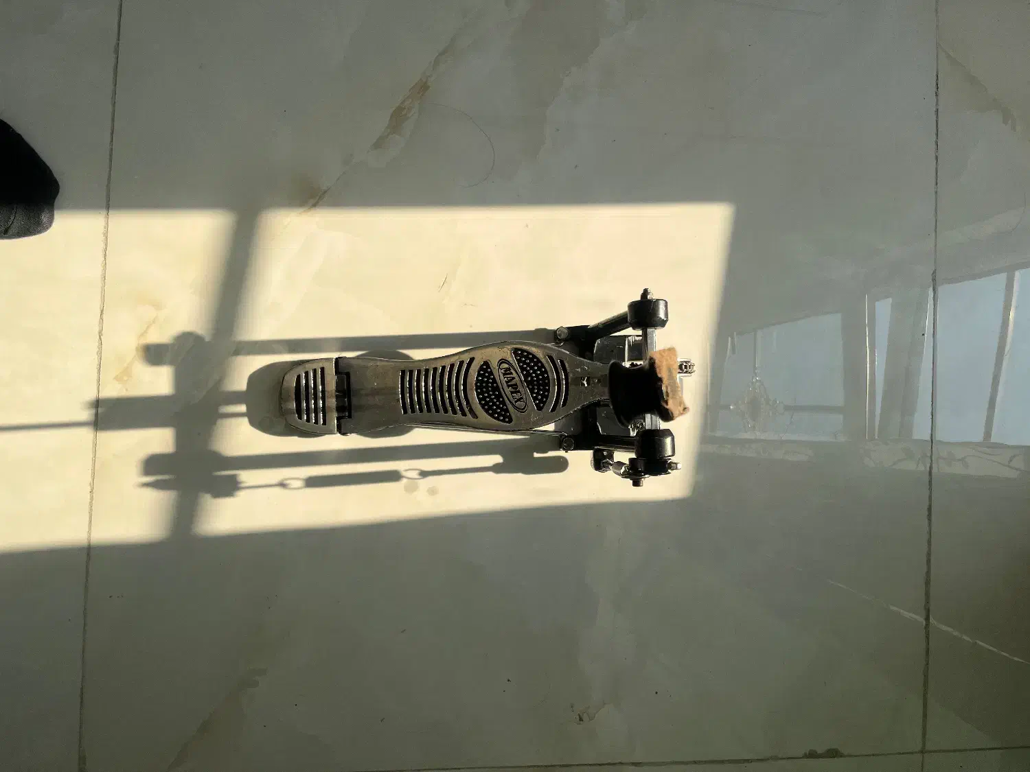 پدال کیک مپکس|درام و پرکاشن|قدس, شهر‌قدس|دیوار