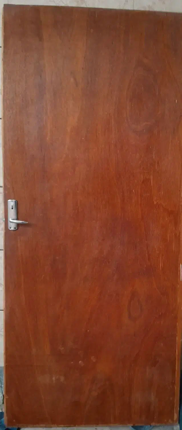 درب چوبی سالم|مصالح و تجهیزات ساختمان|کنگاور, |دیوار