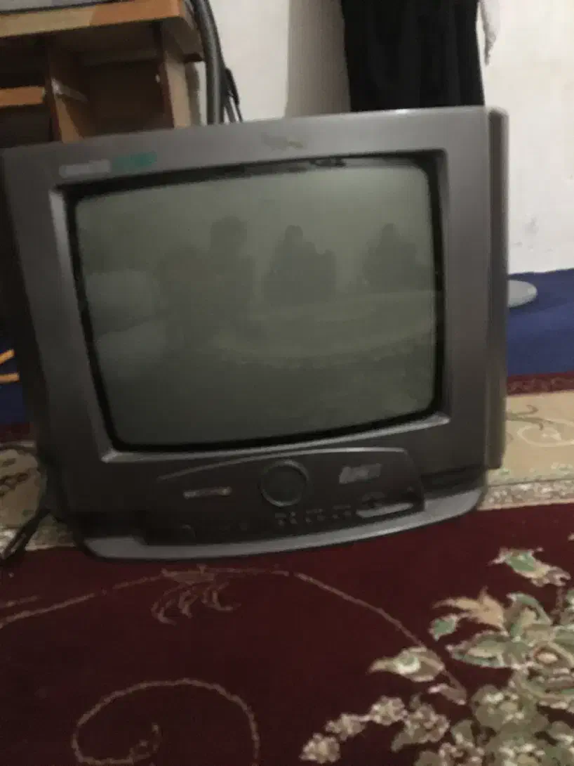 دو عدد تلویزیون رنگی اصلی|تلویزیون و پروژکتور|دزفول, |دیوار