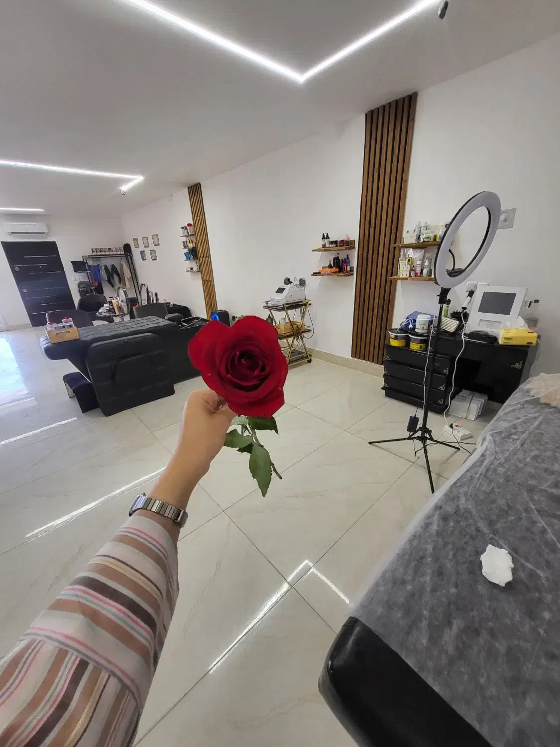 جذب نیرو کار در لاین ناخن در سالن زیبایی|استخدام درمانی، زیبایی، بهداشتی|ساوه, |دیوار