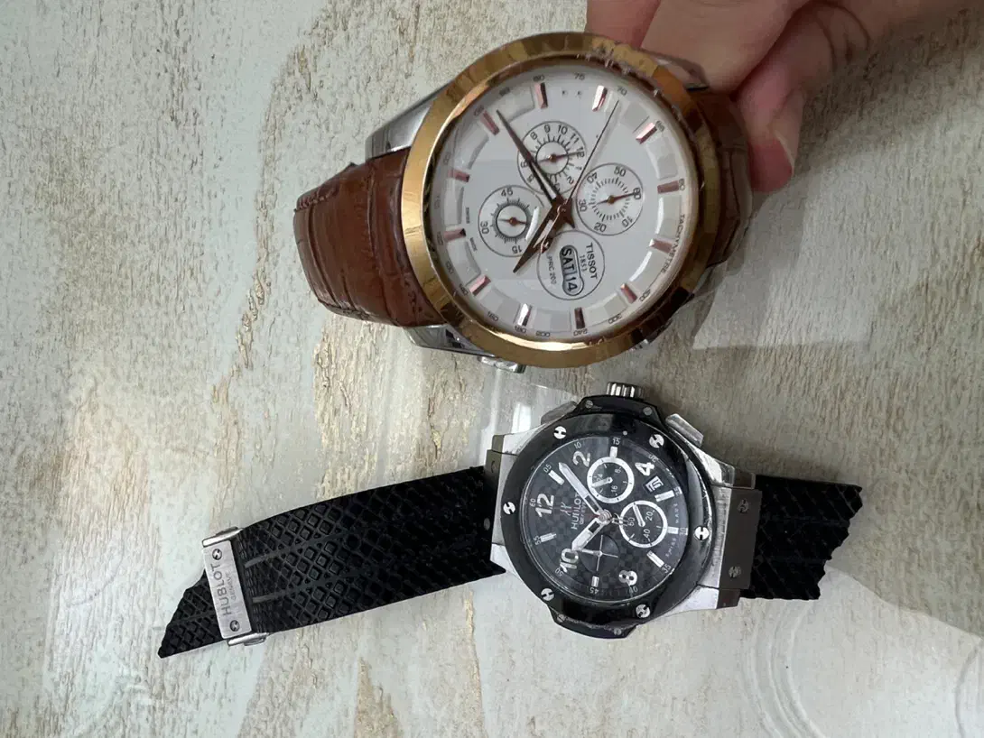 ساعت مچی|ساعت|گنبد کاووس, |دیوار