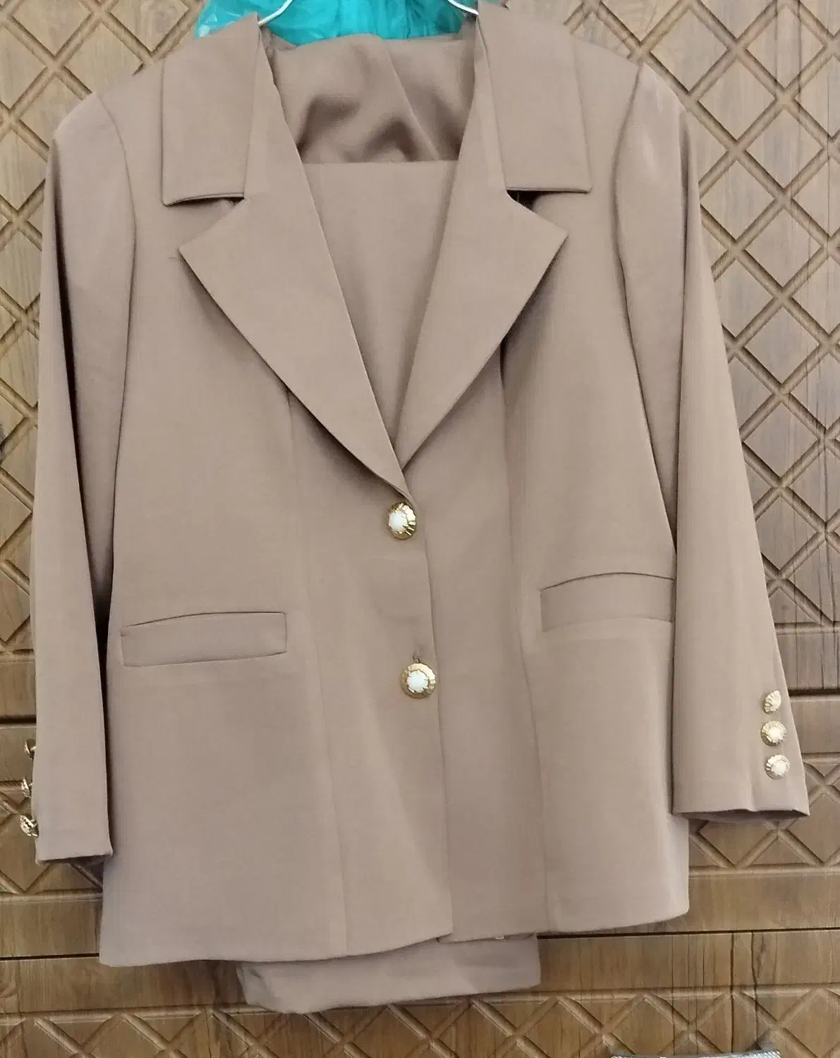 لباس|لباس|پاکدشت, حصار امیر|دیوار