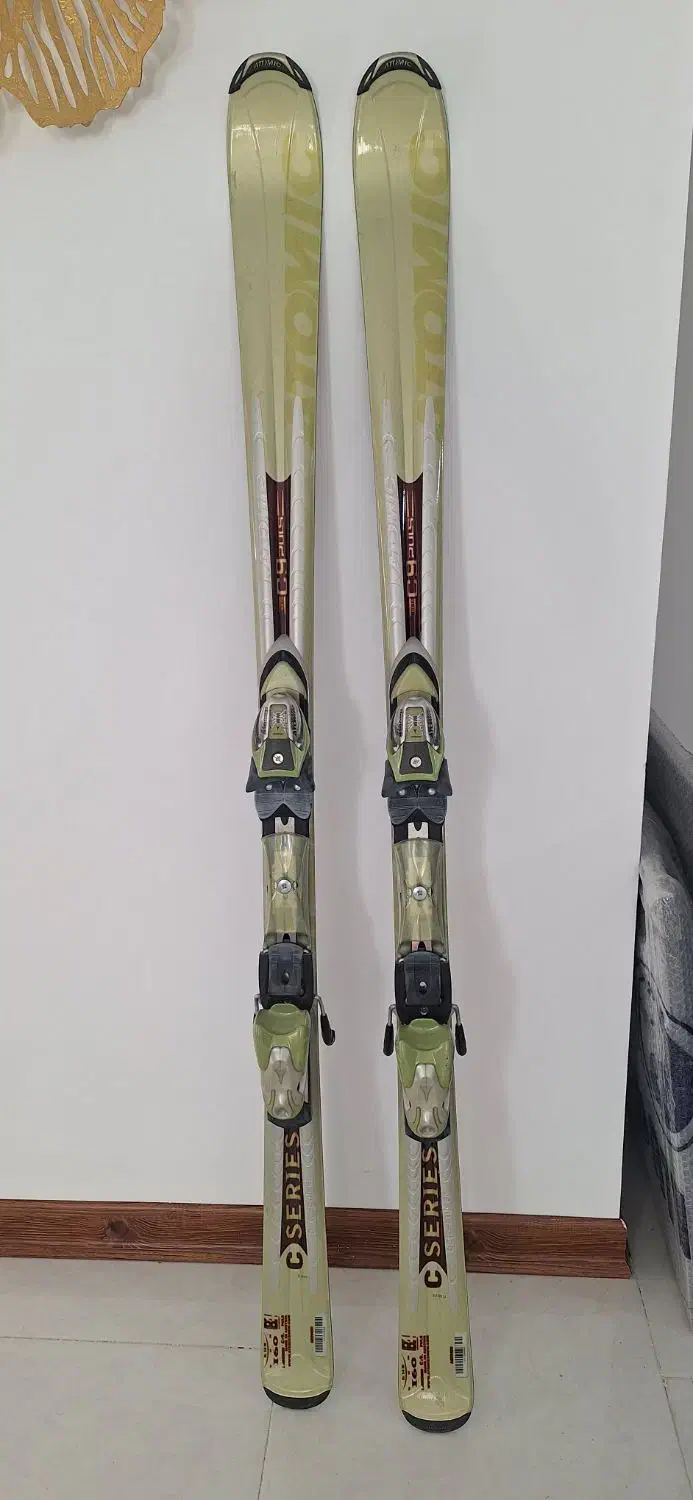 چوب اسکی الپاین و کفش|ورزش‌های زمستانی|پردیس, فاز ۵|دیوار