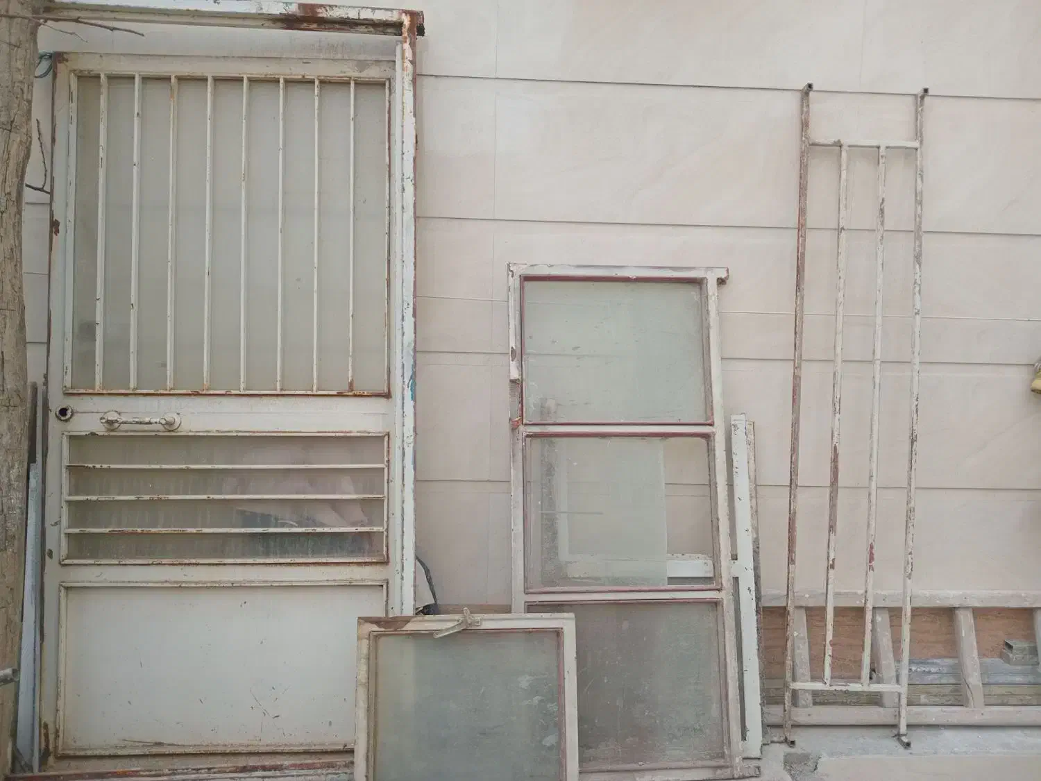 دروپنجره اهنی|مصالح و تجهیزات ساختمان|مرند, |دیوار